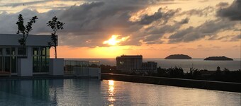 Sunset Seaview Vacation Condos at Infinity Avenue