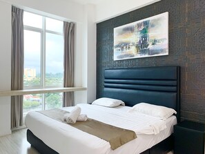 Design Apartment, 3 Bedrooms, Non Smoking, Ensuite | 2 bilik tidur, dihias secara berasingan 