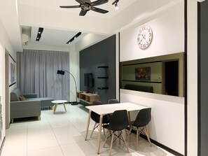 40-inch flat-screen TV with cable channels, LED TV - Sunset Seaview Vacation Condos at Infinity Avenue (Kota Kinabalu)