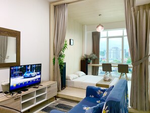 2 bedrooms, individually decorated, individually furnished, desk - Sunset Seaview Vacation Condos at Infinity Avenue (Kota Kinabalu)