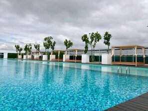 Utendørsbasseng