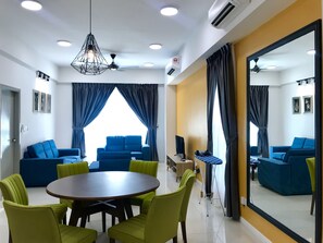 Exclusive Apartment, 2 Bedrooms, Non Smoking, Ensuite | Makan dalam bilik