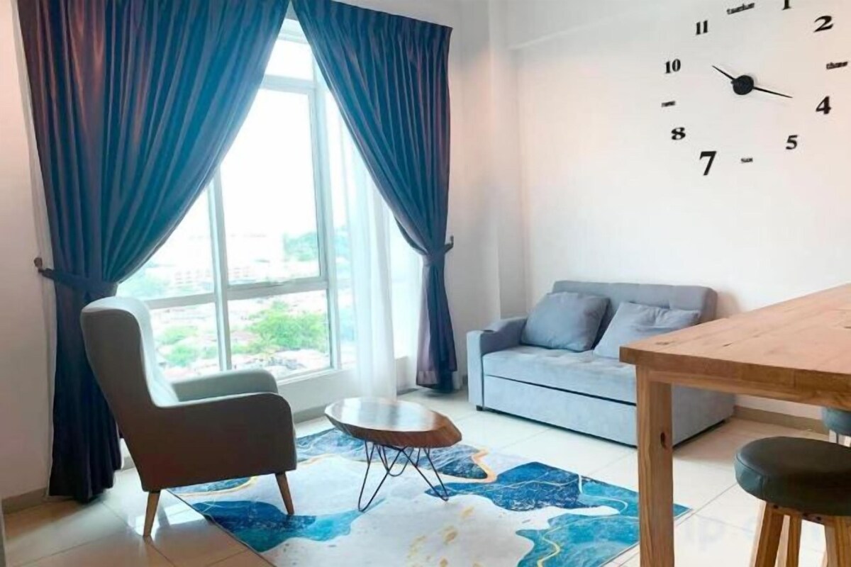 Living area | 40-inch flat-screen TV with cable channels, LED TV