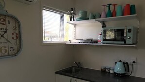 Unclassified image, 5 of 9, button - Retro Cabin (Taupo)