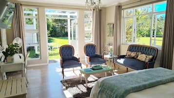 Honeymoon Suite, 1 Queen Bed, Refrigerator, Garden View | Premium bedding, desk, laptop workspace, soundproofing