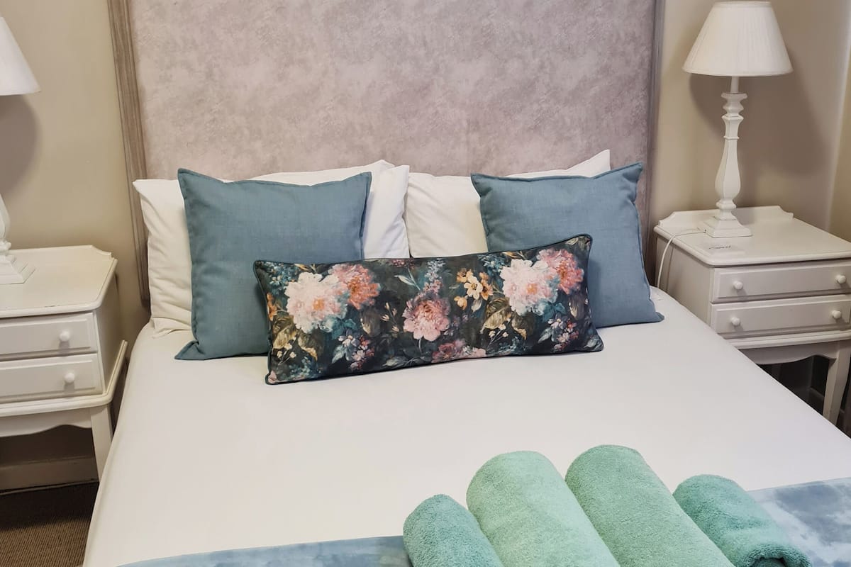 Basic Double Room, 1 Bedroom, Garden View | 1 bedroom, premium bedding, desk, laptop workspace