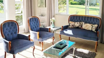 Honeymoon Suite, 1 Queen Bed, Refrigerator, Garden View | Premium bedding, desk, laptop workspace, soundproofing