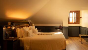 Suíte | Frigobar, cofres nos quartos, quartos à prova de som, Wi-Fi de cortesia