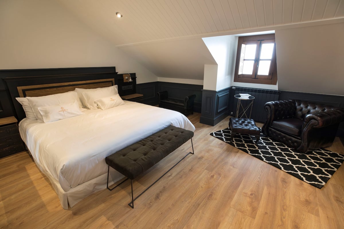 junior suite | minibar, in-room safe, soundproofing, free wifi