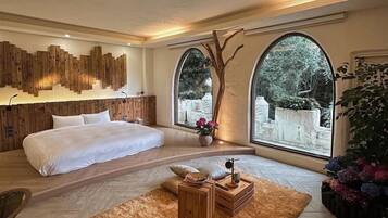 Down duvets, individually decorated, desk, laptop workspace