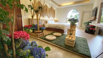 浪漫雙人房, 1 間臥室, 露台, 花園 | 羽絨被、獨特設計、書桌、手提電腦工作空間