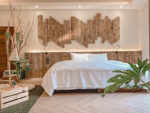 Kamar Double Romantis, 1 kamar tidur, balkon, area taman | Selimut bulu angsa, didekorasi berbeda-beda, dan meja kerja