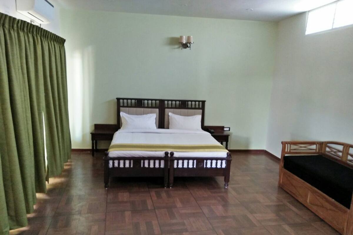 Quarto superluxo | Roupas de cama premium, cofres nos quartos, escrivaninha