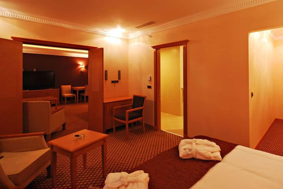 Suíte | Frigobar, cofres nos quartos, escrivaninha