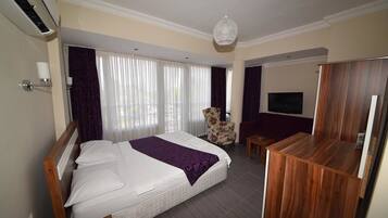 Economy Double Room | Soundproofing, iron/ironing board, free WiFi