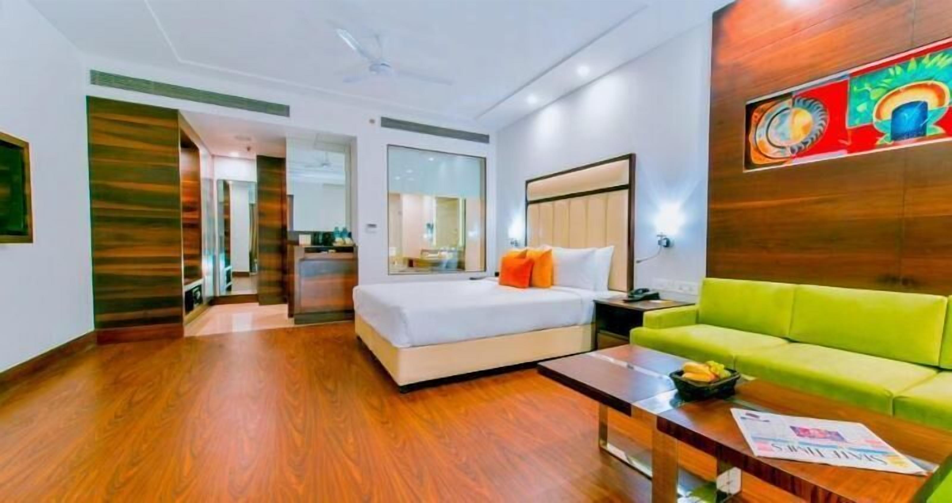 Minibar, in-room safe, free WiFi, wheelchair access