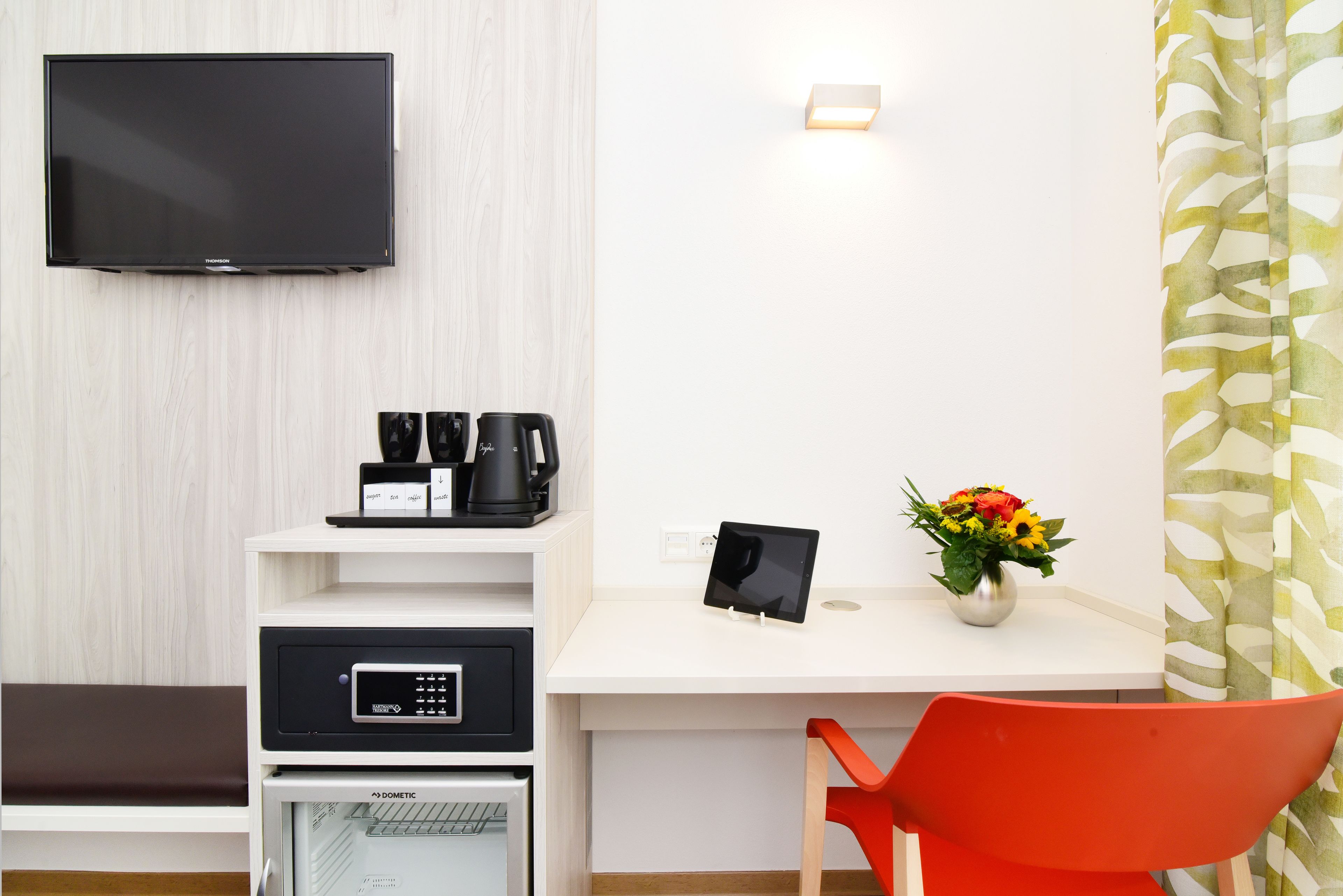 business double room | 1 bedroom, hypo-allergenic bedding, in-room safe, desk