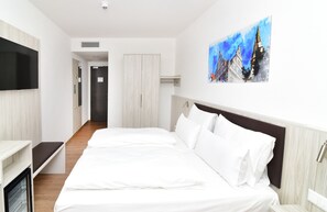 Premium Double Room | Hypo-allergenic bedding, in-room safe, desk, soundproofing - Das Hürner (Ansbach)