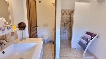Doppia Comfort, bagno in camera, vista piscina | Wi-Fi gratuito