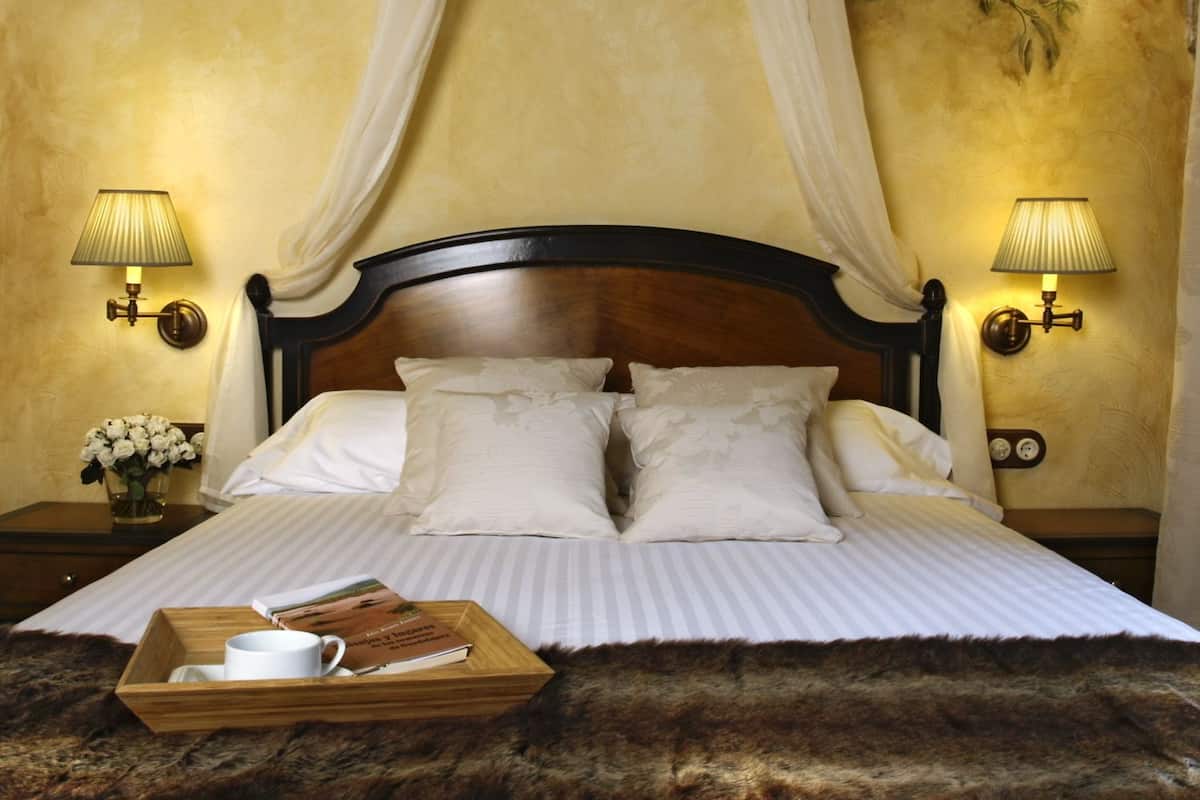 Superior tweepersoonskamer, terras, uitzicht op bergen | Lakens van Egyptisch katoen, luxe beddengoed, donzen dekbedden