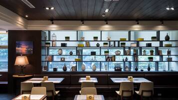 Daily self-serve breakfast (TWD 250 per person)