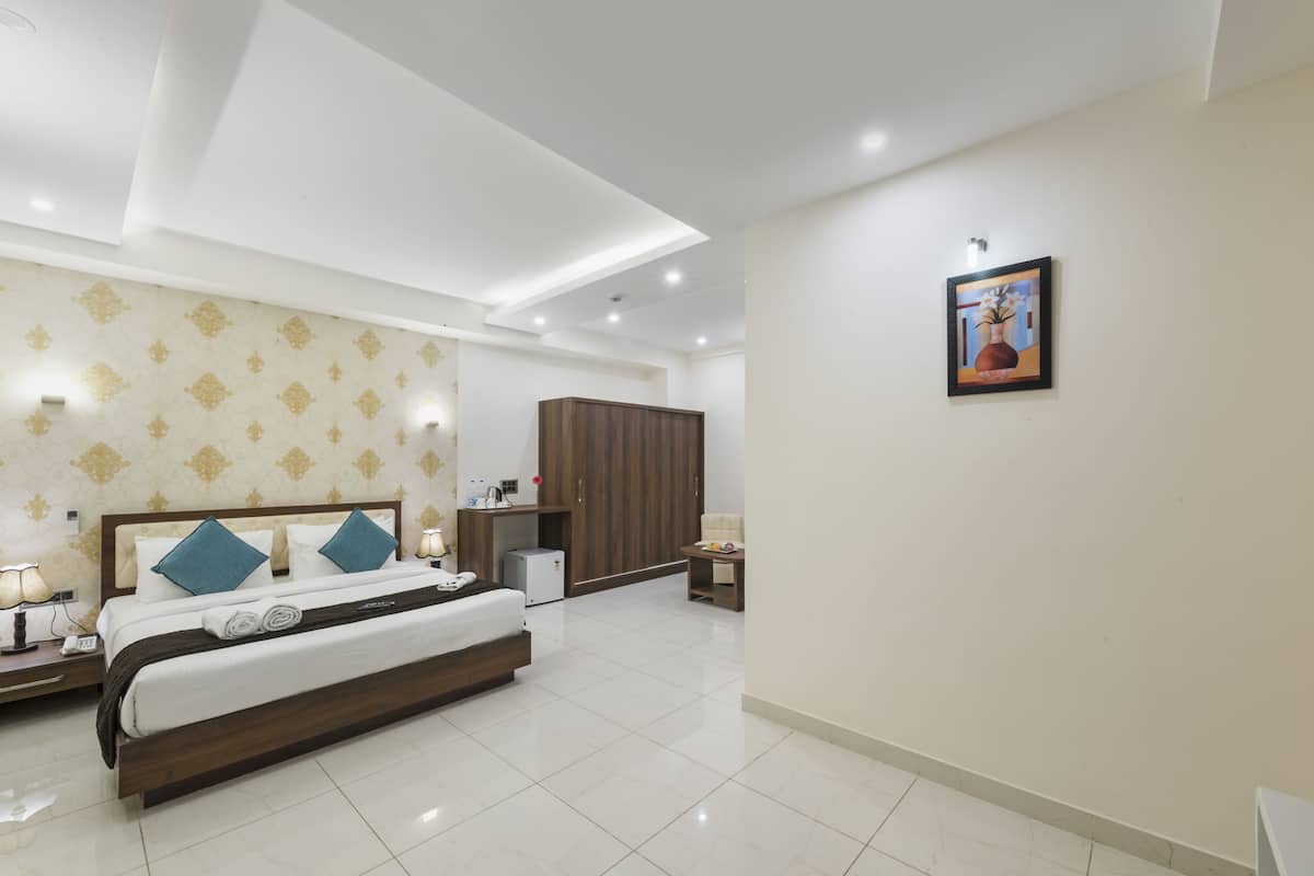 Superior Twin Room | 1 bedroom, premium bedding, in-room safe, individually decorated