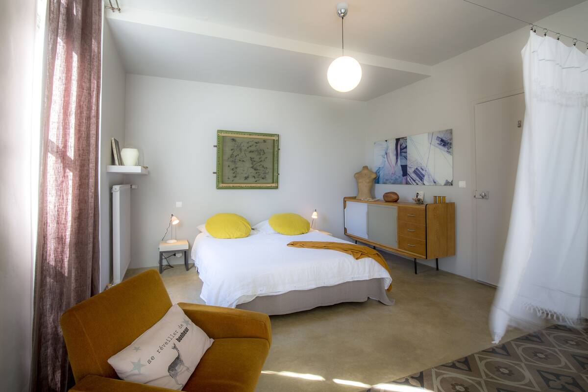 1 bedroom, free cots/infant beds, free WiFi, bed sheets