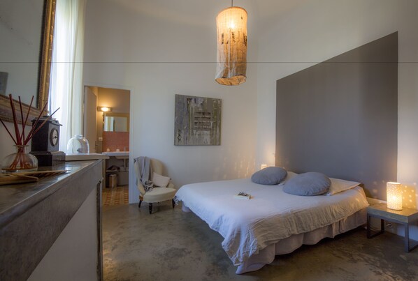 1 bedroom, free cots/infant beds, free WiFi, bed sheets