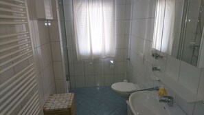 Bungalow Familial, 3 chambres | Salle de bain