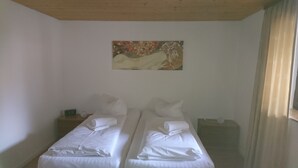 3 chambres, literie de qualité supérieure, fer et planche à repasser