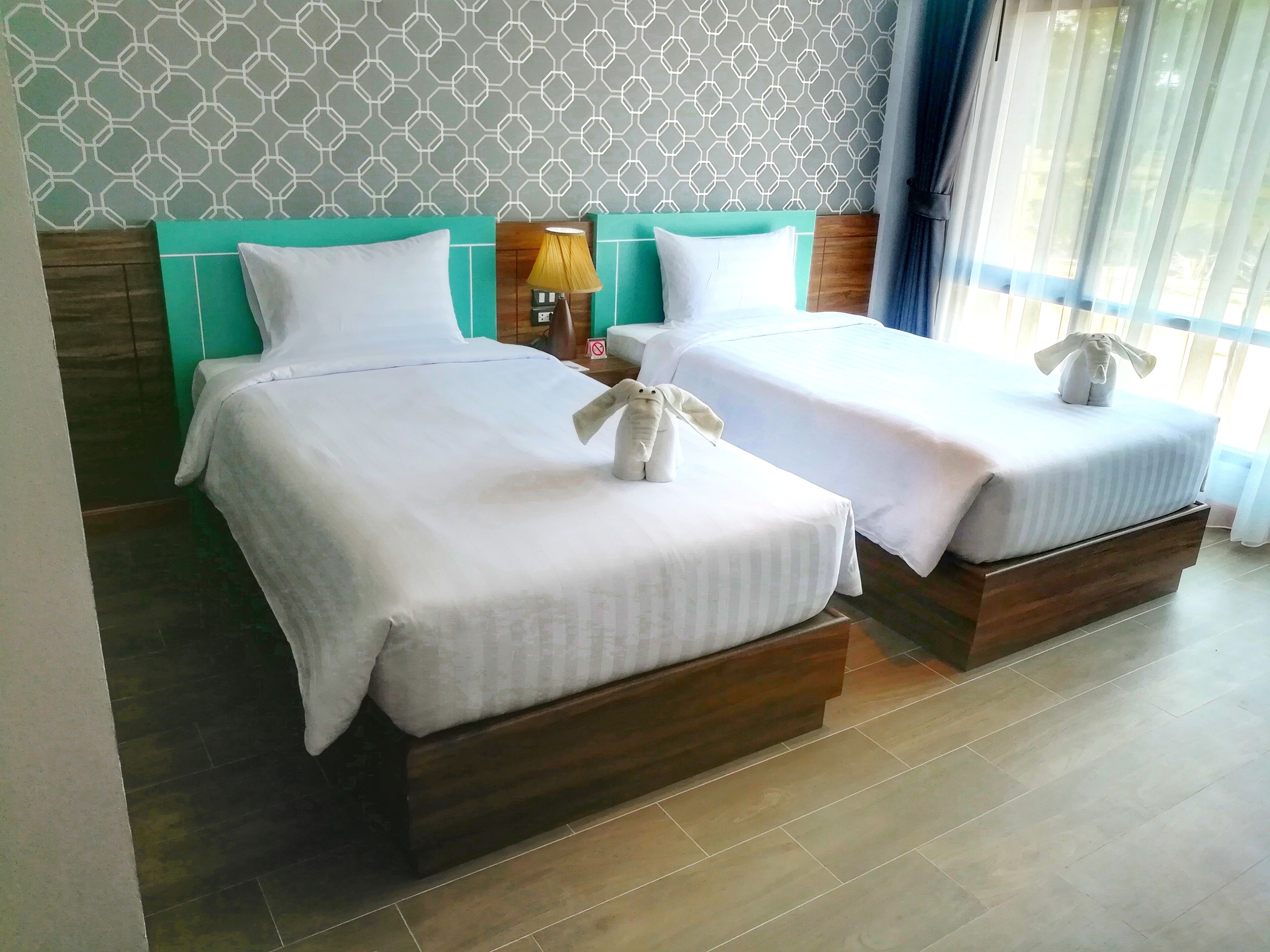 superior twin room | minibar, blackout curtains, iron/ironing board, rollaway beds