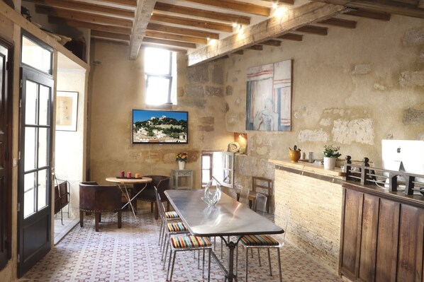 Free daily buffet breakfast - La Casa de Boulbon (Boulbon)