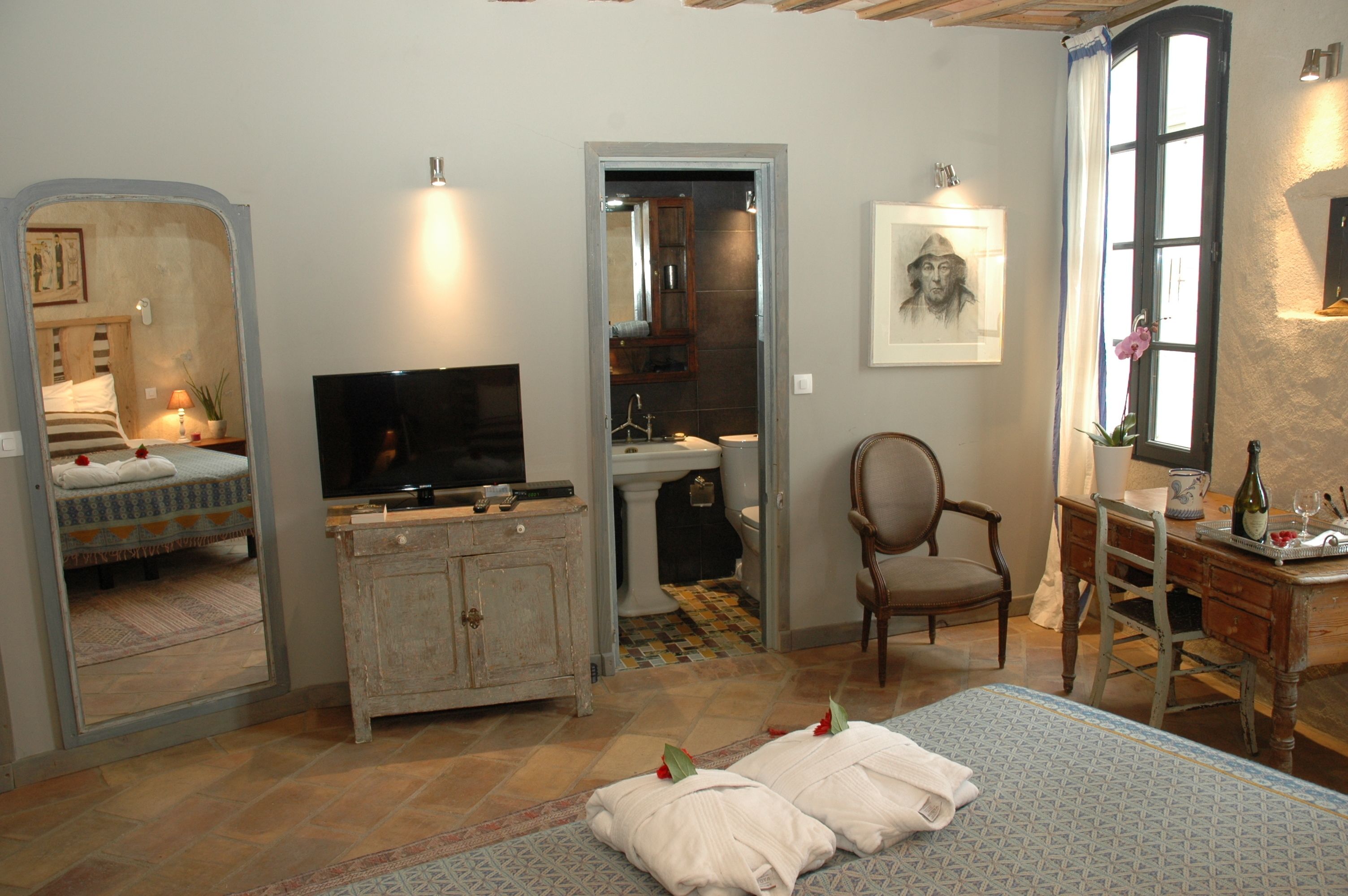 Double or Twin Room (Bulle) | Premium bedding, individually decorated, individually furnished, desk