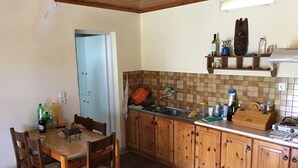 Unclassified image, 3 of 10, button - Countryside house (Loutraki-Agioi Theodoroi)