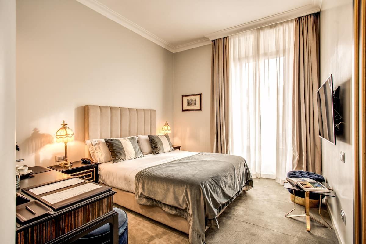 Superior Room | 1 bedroom, premium bedding, down comforters, minibar