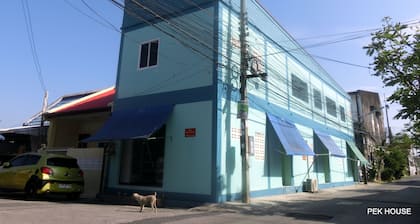 Pek House