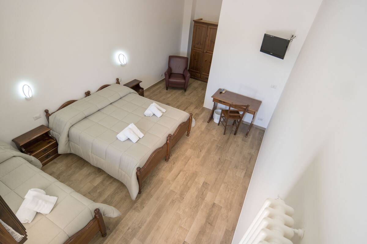 Superior Triple Room, Ensuite, Garden View | Interior