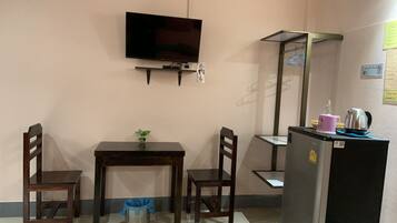 Double Room | Free WiFi, bed sheets