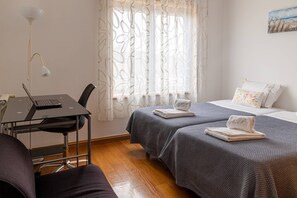 2 bedrooms, desk, iron/ironing board, free WiFi - Porto Gaia City and Beach (Vila Nova de Gaia)