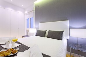 2 bedrooms, in-room safe, iron/ironing board, free WiFi