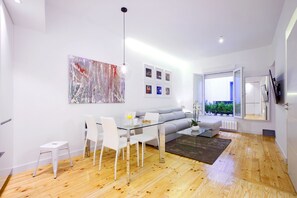 Dining - Plaza Mayor Suite (Madrid)