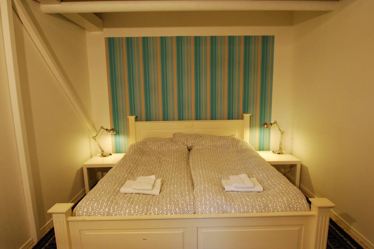 Triple Room, Private Bathroom | Blackout drapes, iron/ironing board (on request), WiFi (free)