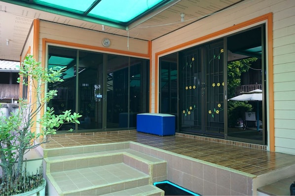 Entrée de l’hébergement