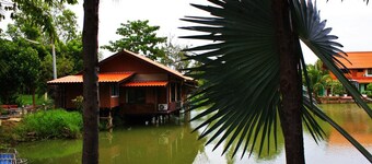 Jorakae Sampan Resort