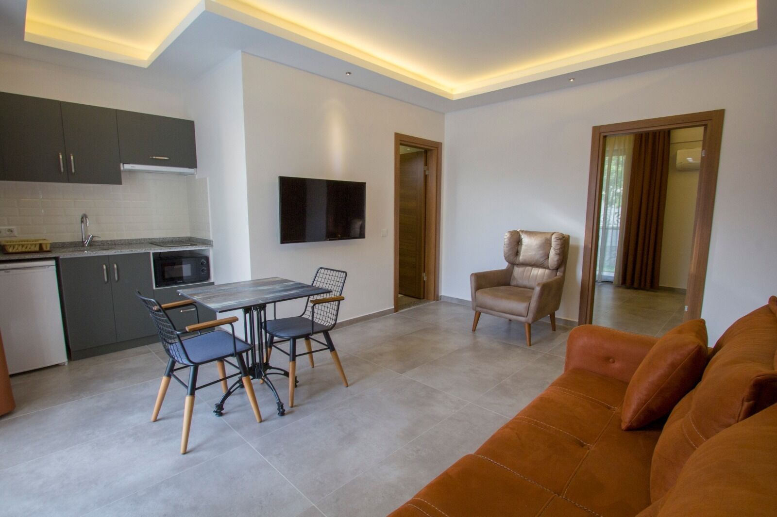 comfort suite | in-room dining