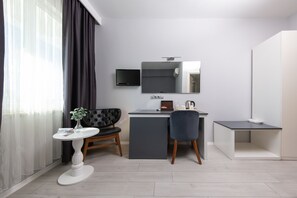 Literie de qualité supérieure, minibar, ameublement personnalisé, bureau