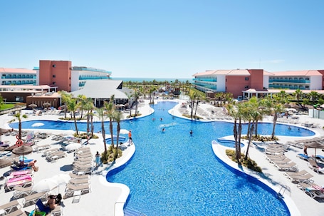 2 outdoor pools, pool umbrellas, pool loungers. Hotel Best Costa Ballena