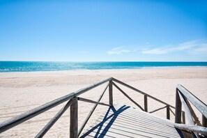 Beach nearby - Hotel Best Costa Ballena (Chipiona)