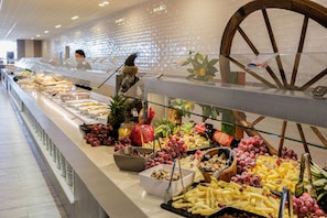 Breakfast, lunch and dinner served - Hotel Best Costa Ballena (Chipiona)