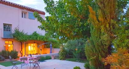 Belle villa avec piscine Ă Mormoiron